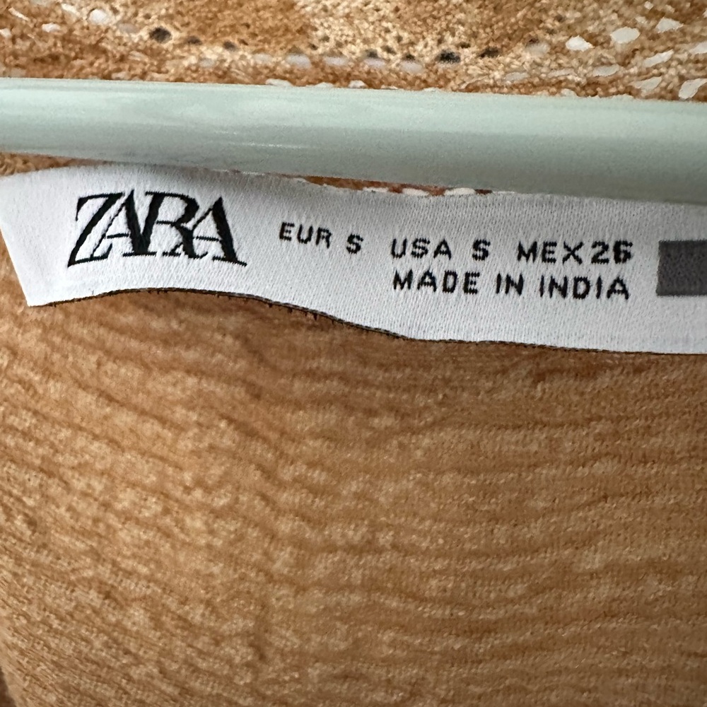 Zara Ruffled Crop Top - Picture 3 of 3